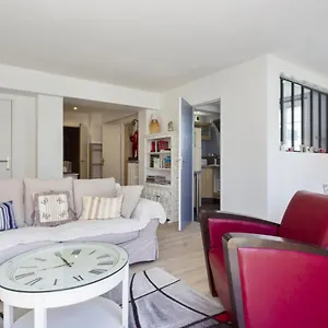 https://charming-and-design-flat-at-the-heart-of-biarritz-near.biarritzhotels.info