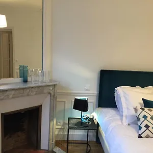 Couette-café Relais12bis By Eiffel Tower, Paris
